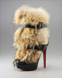 Christian-Louboutin-Toundra-Booty-Fur-Boots(2095$).jpg
